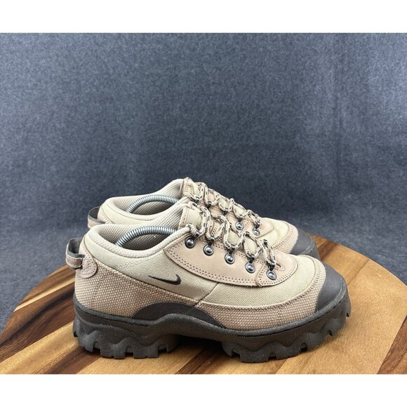 Nike Shoes - Nike Lahar Low Canvas Grain Hiking Shoes 8 Women 6.5 Men Sneakers Boot Worn Once
